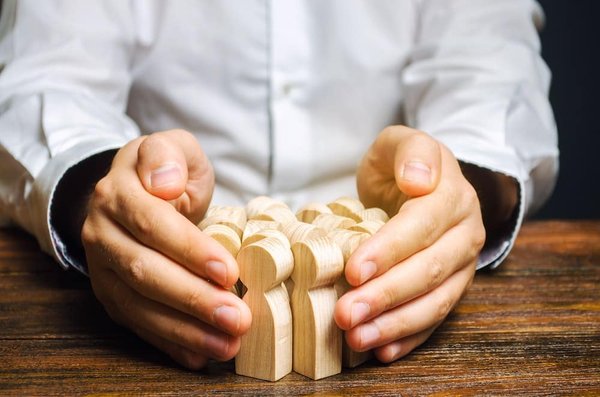 Quali passi seguire per proteggere la proprietà intellettuale nel lancio di un nuovo software?