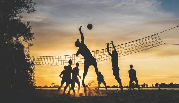 Come implementare l'allenamento pliometrico per migliorare il salto verticale nel volley?